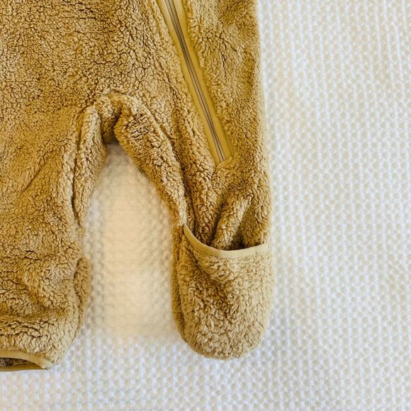 The North Face Campshire One piece Tan Fleece Sherpa 6-12m Khaki Hooded Snowsuit - Picture 4 of 9